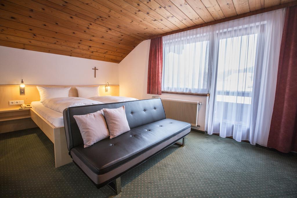 Gaestehaus-Pension Barbara Andelsbuch Room photo